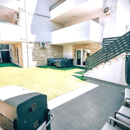 Vip Deluxe Apartment Arian 诺瓦利娅 外观 照片