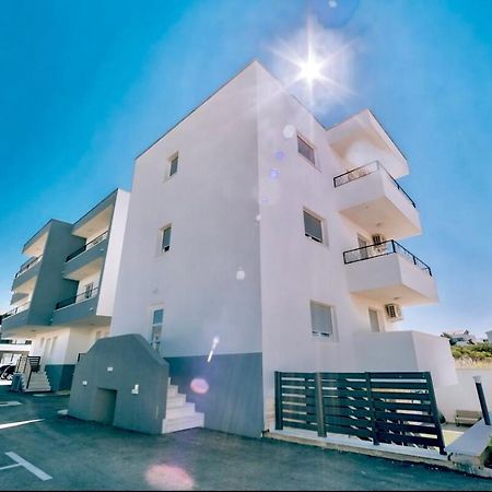 Vip Deluxe Apartment Arian 诺瓦利娅 外观 照片