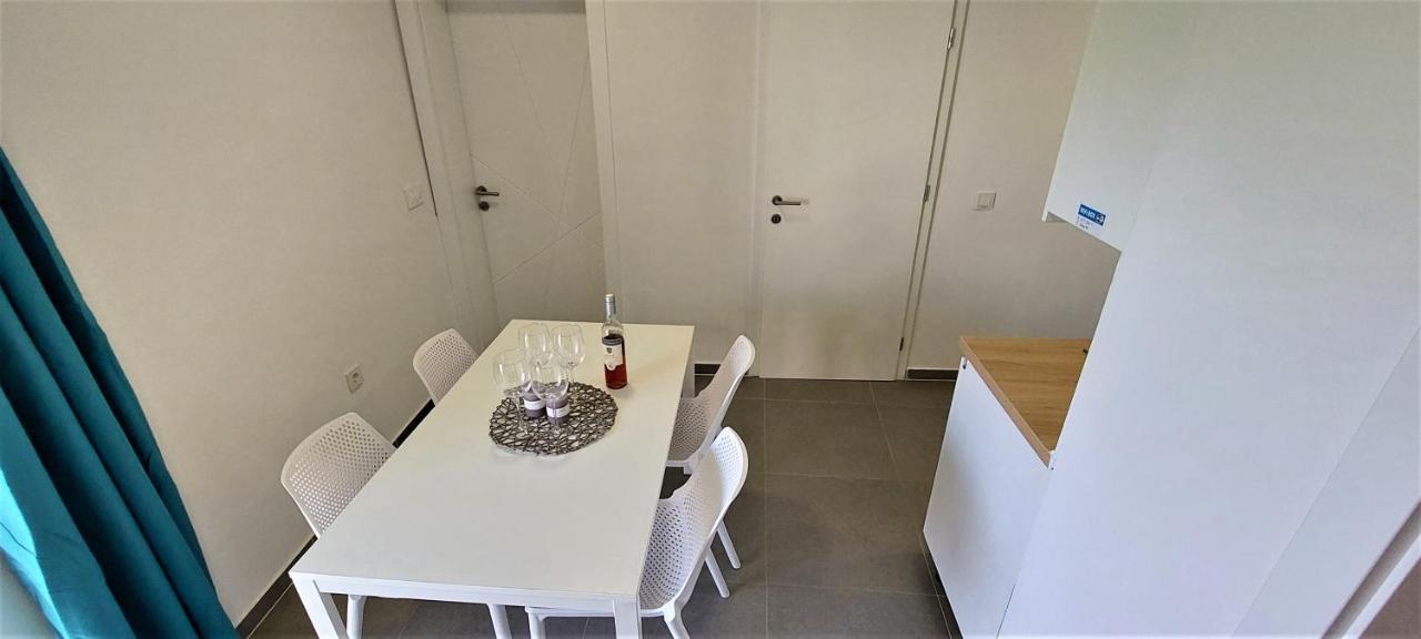 Vip Deluxe Apartment Arian 诺瓦利娅 外观 照片