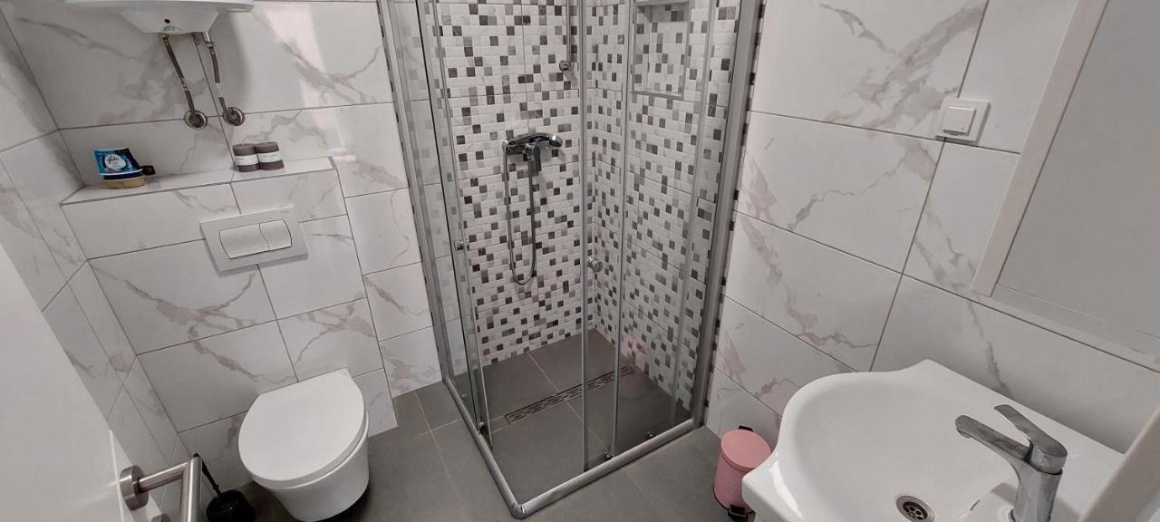 Vip Deluxe Apartment Arian 诺瓦利娅 外观 照片