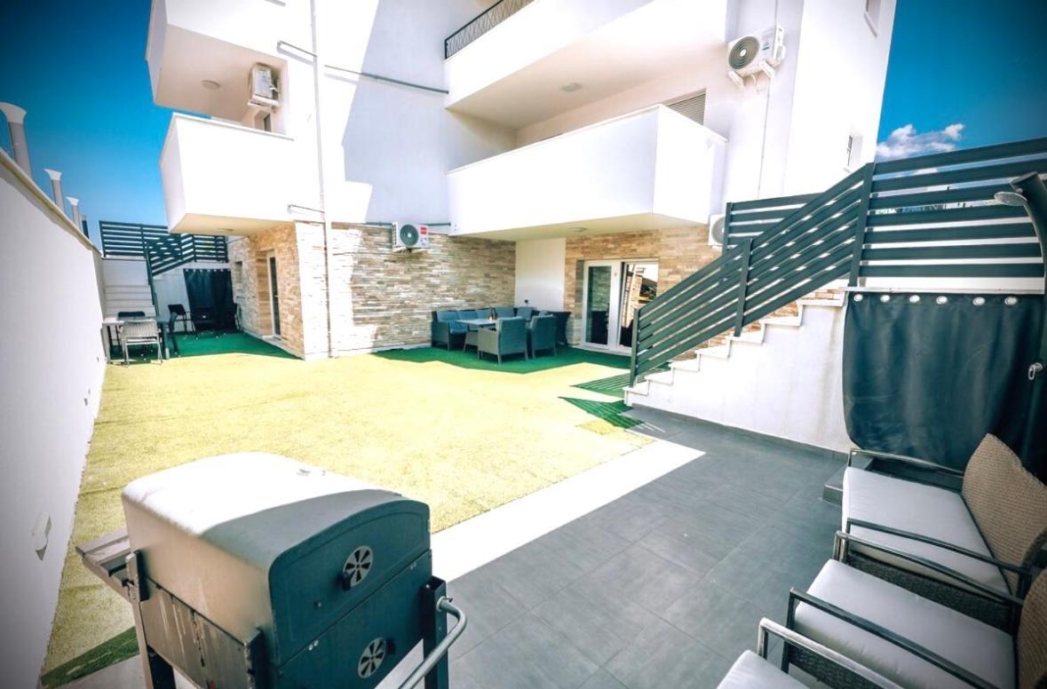 Vip Deluxe Apartment Arian 诺瓦利娅 外观 照片