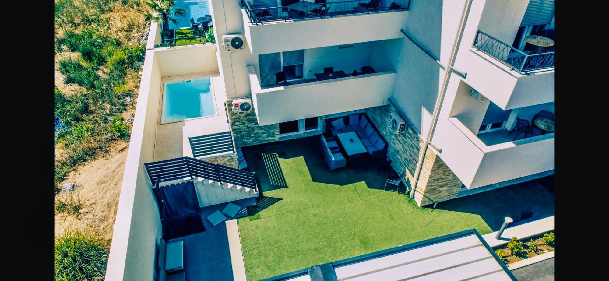 Vip Deluxe Apartment Arian 诺瓦利娅 外观 照片