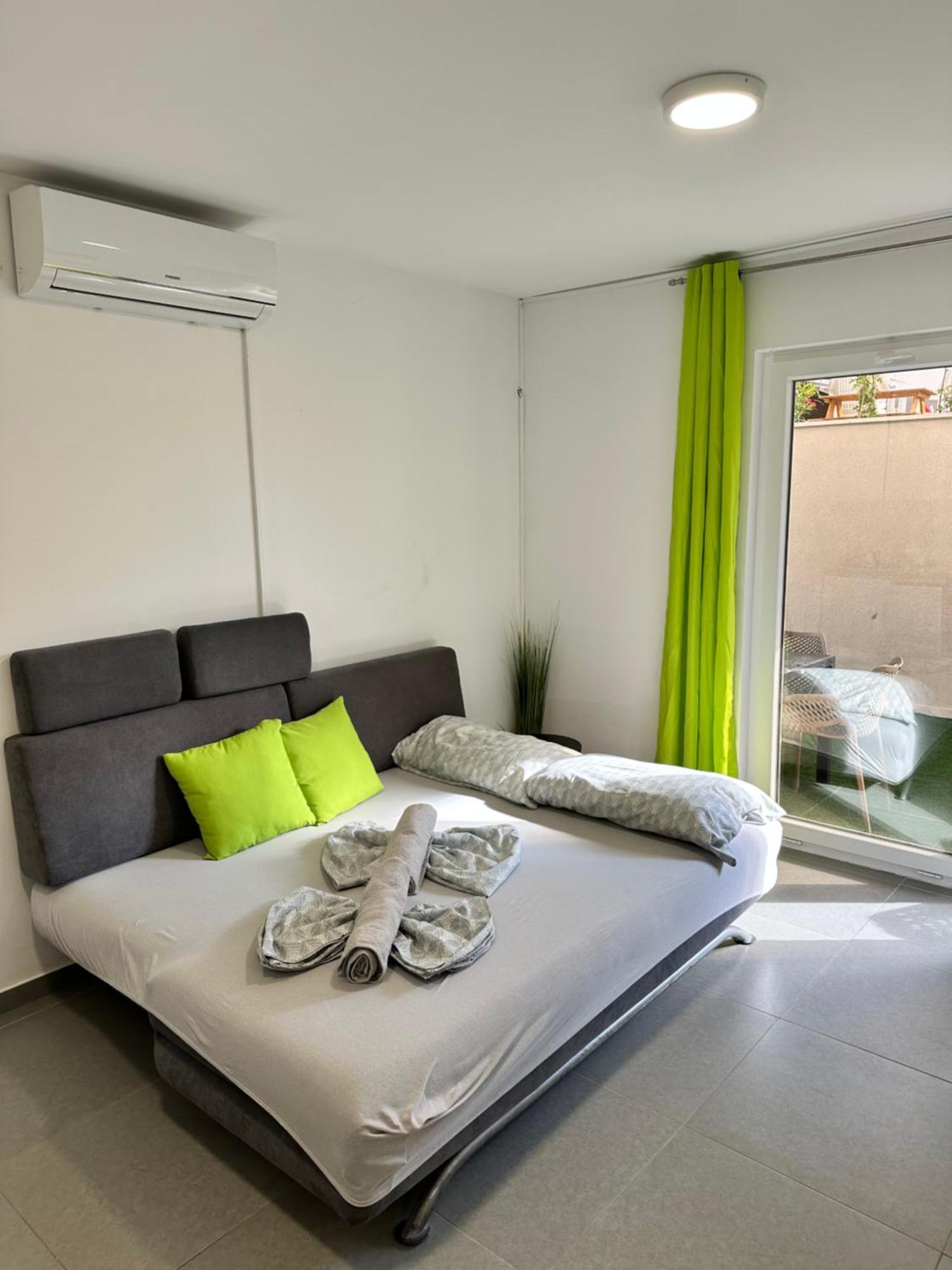 Vip Deluxe Apartment Arian 诺瓦利娅 外观 照片